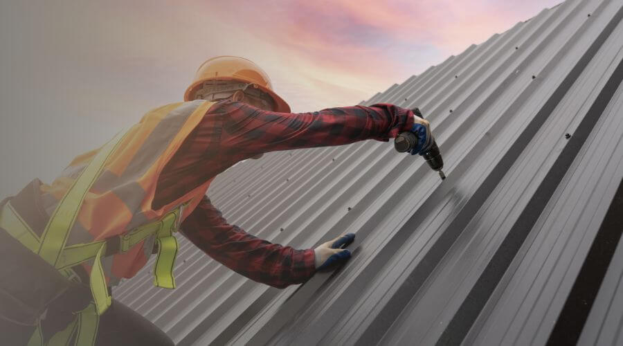 Professional gutter cleaning in Mableton, GA